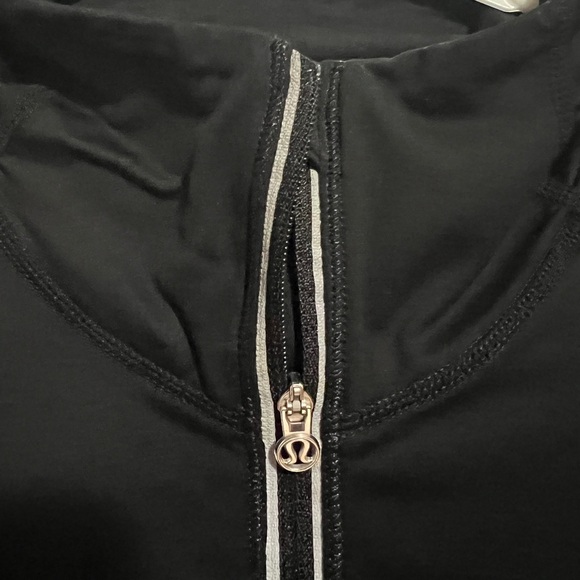 Lululemon Black half zip pullover. Womens xs/s reflective zippers - Picture 4 of 9